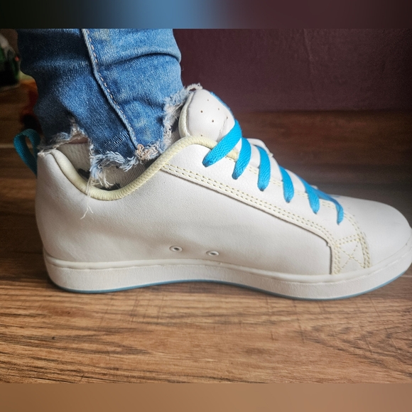 Blue and white DC - Picture 4 of 6